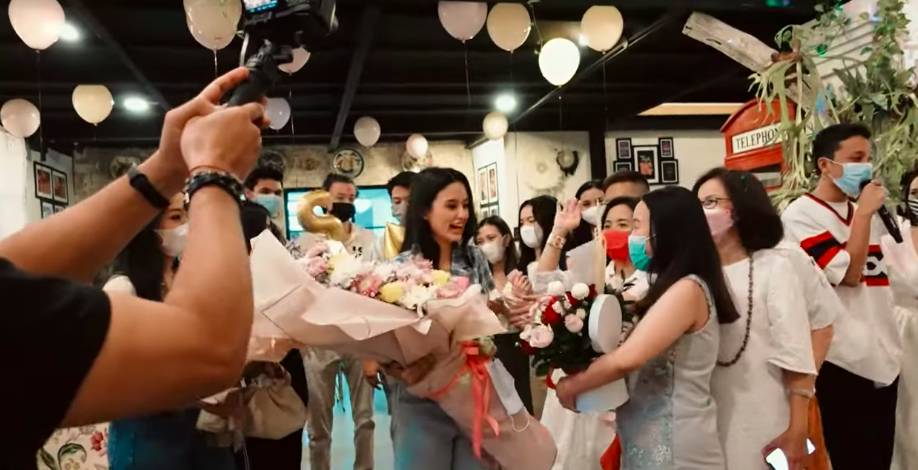 Perayaan ulang tahun Sarah Menzel (youtube.com/thehermansyaha6)