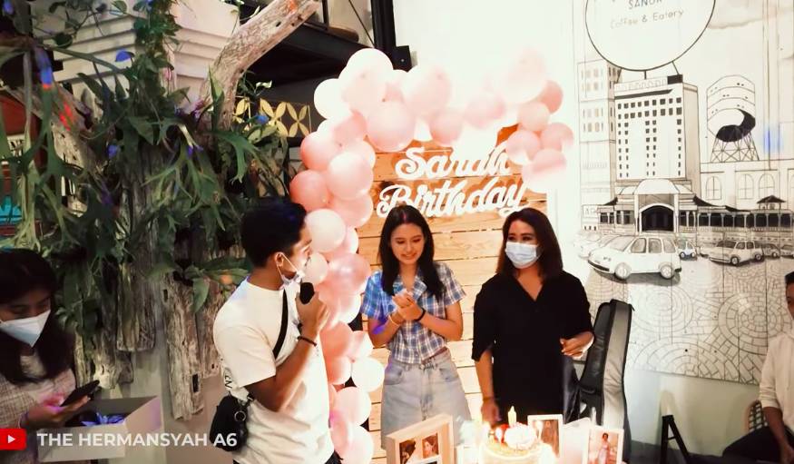 Perayaan ulang tahun Sarah Menzel (youtube.com/thehermansyaha6)