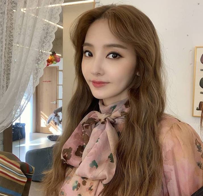 Han Chae Young (instagram.com/han_chae_young_)
