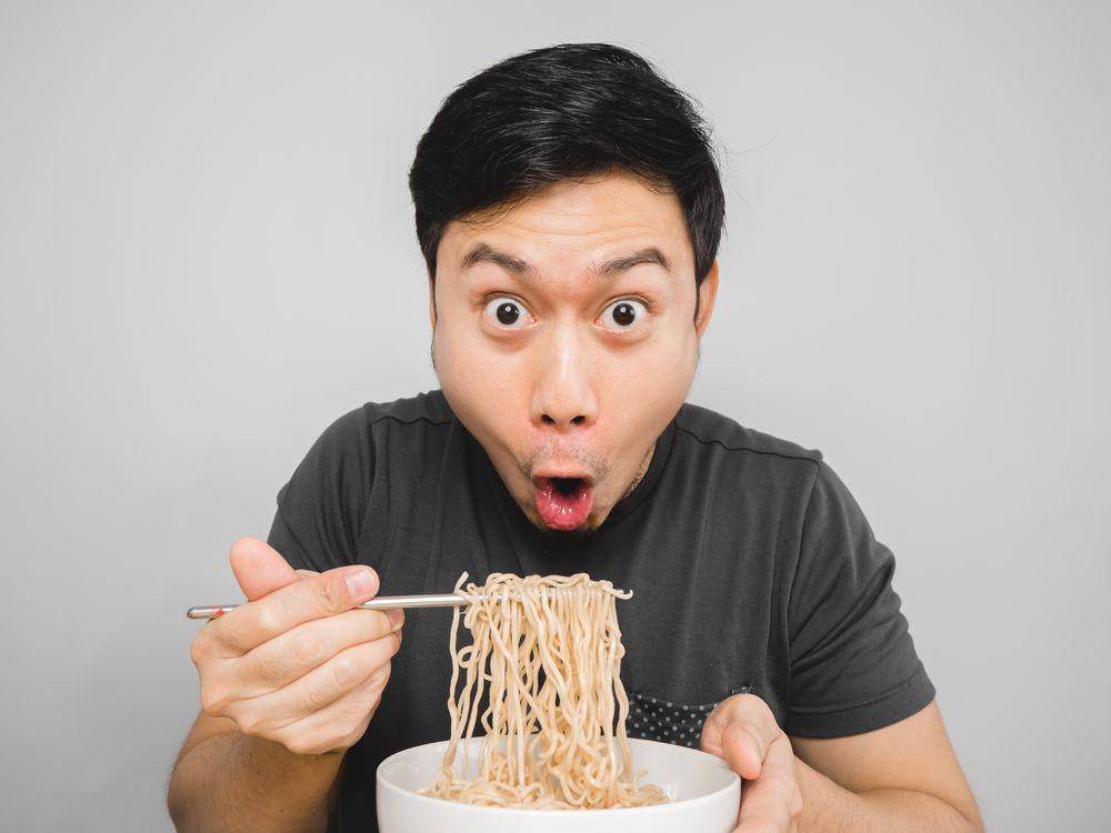 Tantangan makan mi super pedas (Shutterstock/Rachata Teyparsit)