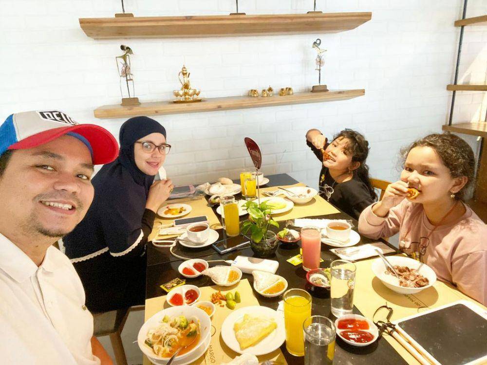 potret keluarga Indra Bekti (instagram.com/indrabekti)