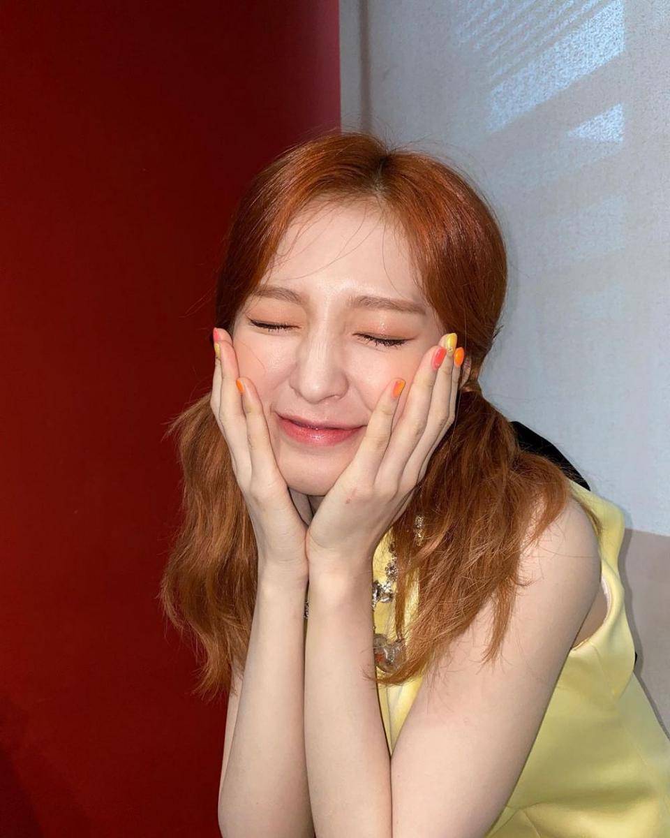 Arin OH MY GIRL (instagram.com/ye._.vely618)