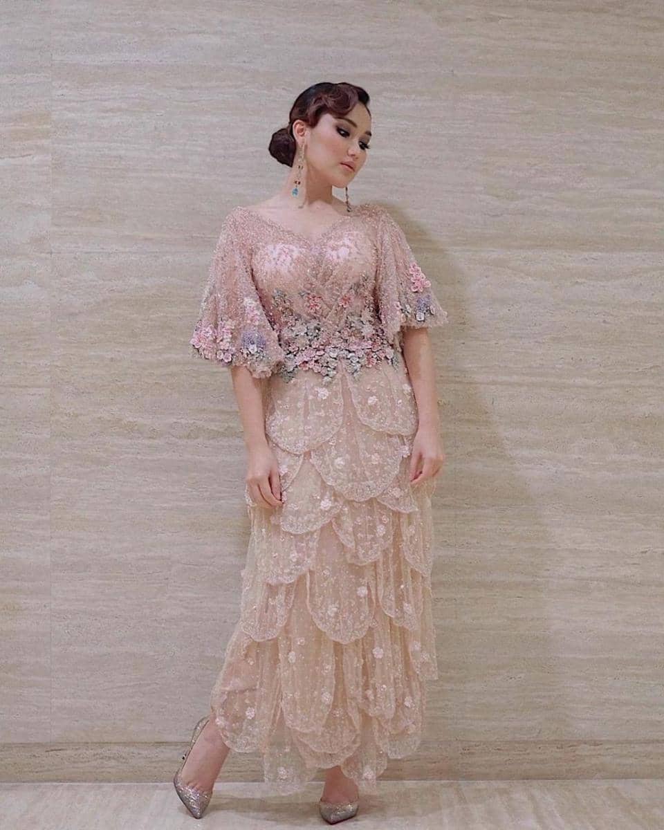 Busana kondangan keluarga Ayu Ting Ting (instagram.com/ayutingting92/)