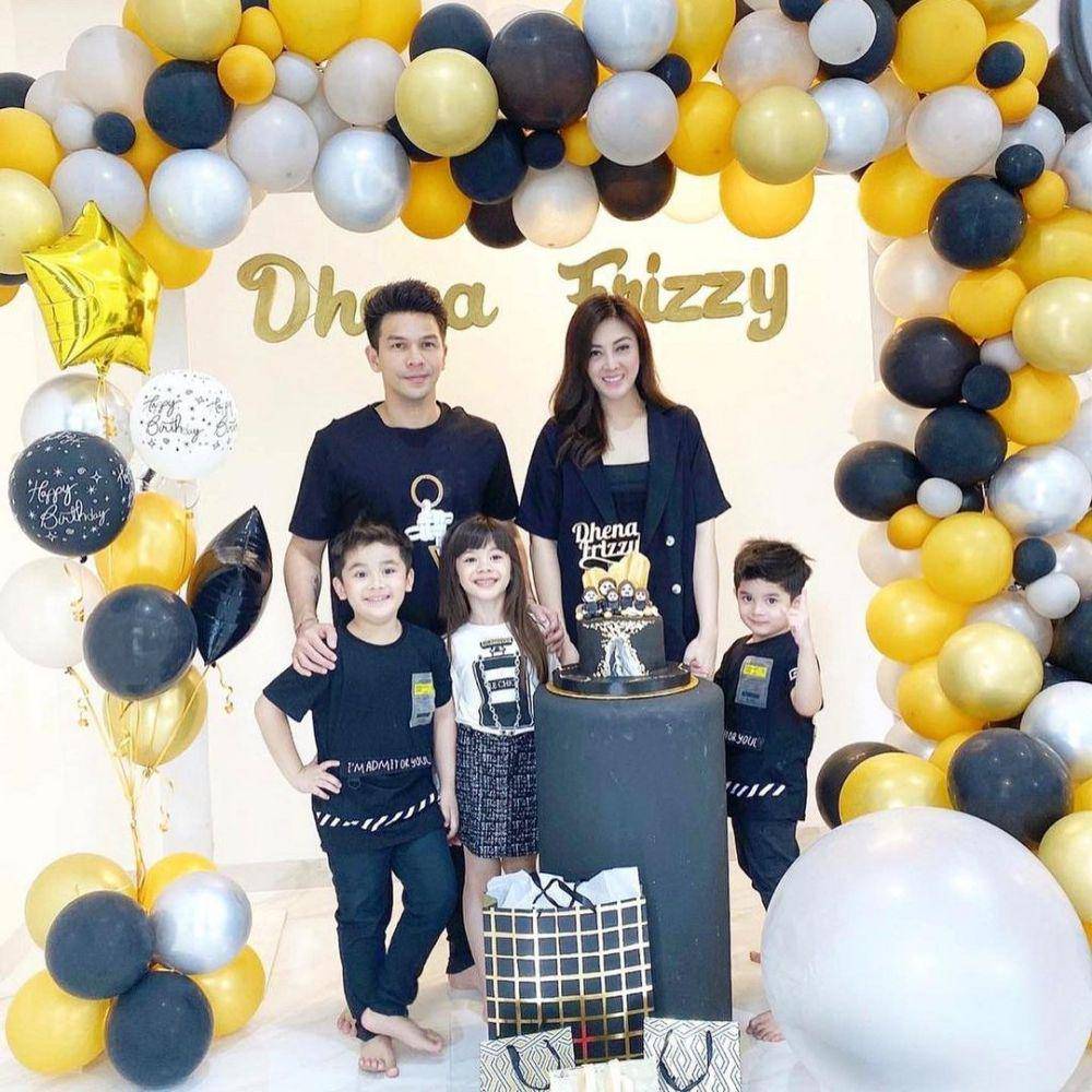 Jonathan Frizzy dan keluarga (instagram.com/ijonkfrizzy)