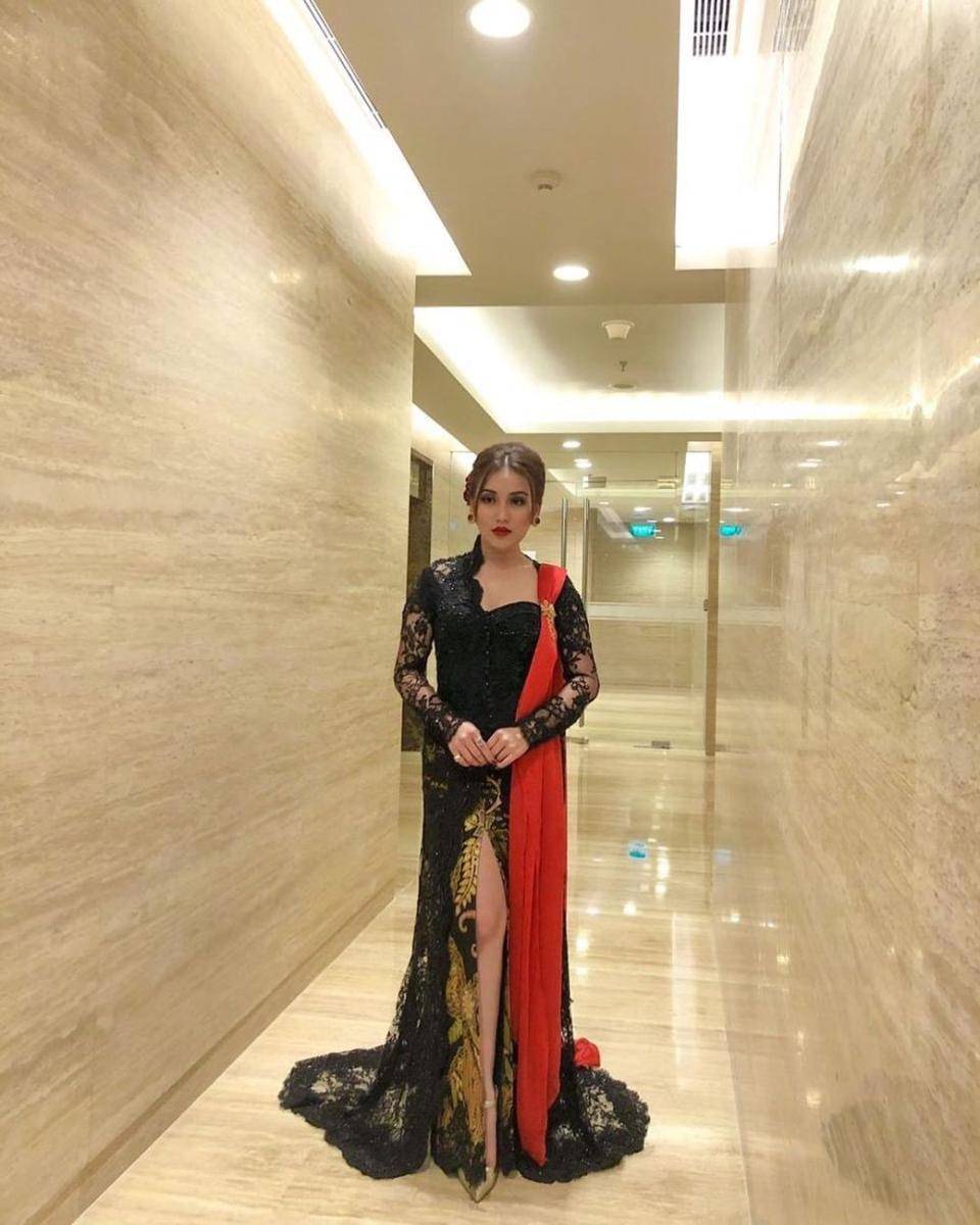 Kebaya keluarga Ayu Ting Ting (instagram.com/mom_ayting92_/)
