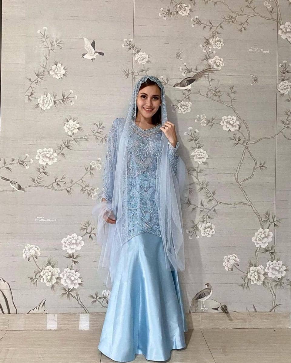 Busana kondangan keluarga Ayu Ting Ting (instagram.com/ayutingting92/)
