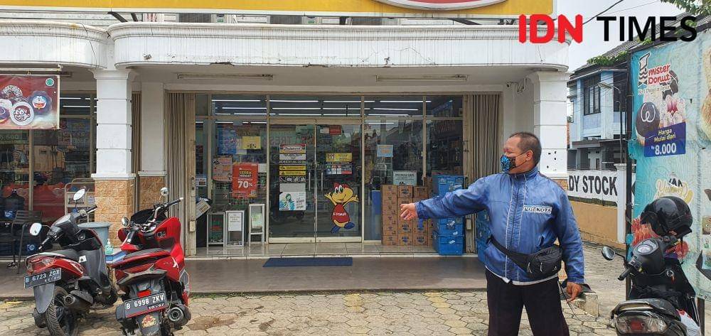 lokasi perampokan Indomaret di Jalan Abdul Wahab RT3/5, Kelurahan/Kecamatan Sawangan, Kota Depok. (IDNTimes/Dicky)