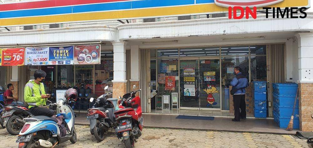 Lokasi Indomaret yang menjadi perampokan di Jalan Abdul Wahab RT3/5, Kelurahan/Kecamatan Sawangan, Kota Depok. (IDNTimes/Dicky)