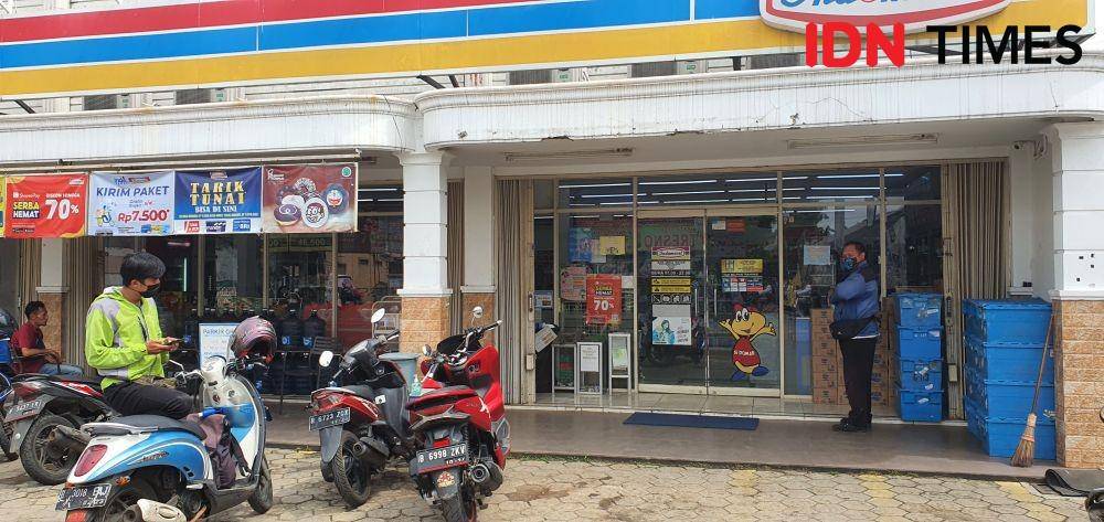 Indomaret yang berada di Jalan Abdul Wahab RT3/5, Kelurahan/Kecamatan Sawangan, Kota Depok. (IDNTimes/Dicky)