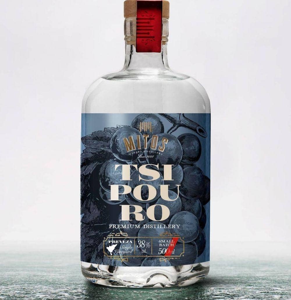 tsipouro (Instagram.com/foodwill.greece)