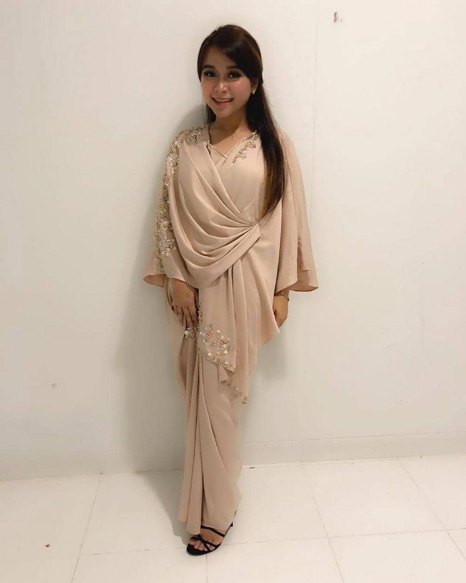 Busana Kondangan Keluarga Ayu Ting Ting (instagram.com/syifaasyifaaa/)