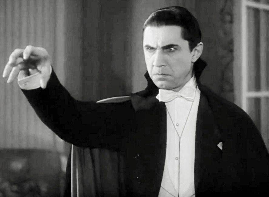 Bela Lugosi sebagai Count Dracula (theimaginativeconservative.org)