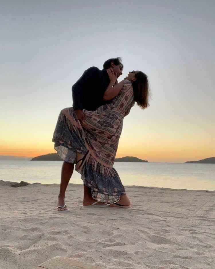 Evelyn Sharma dan suami (instagram.com/evelyn_sharma)