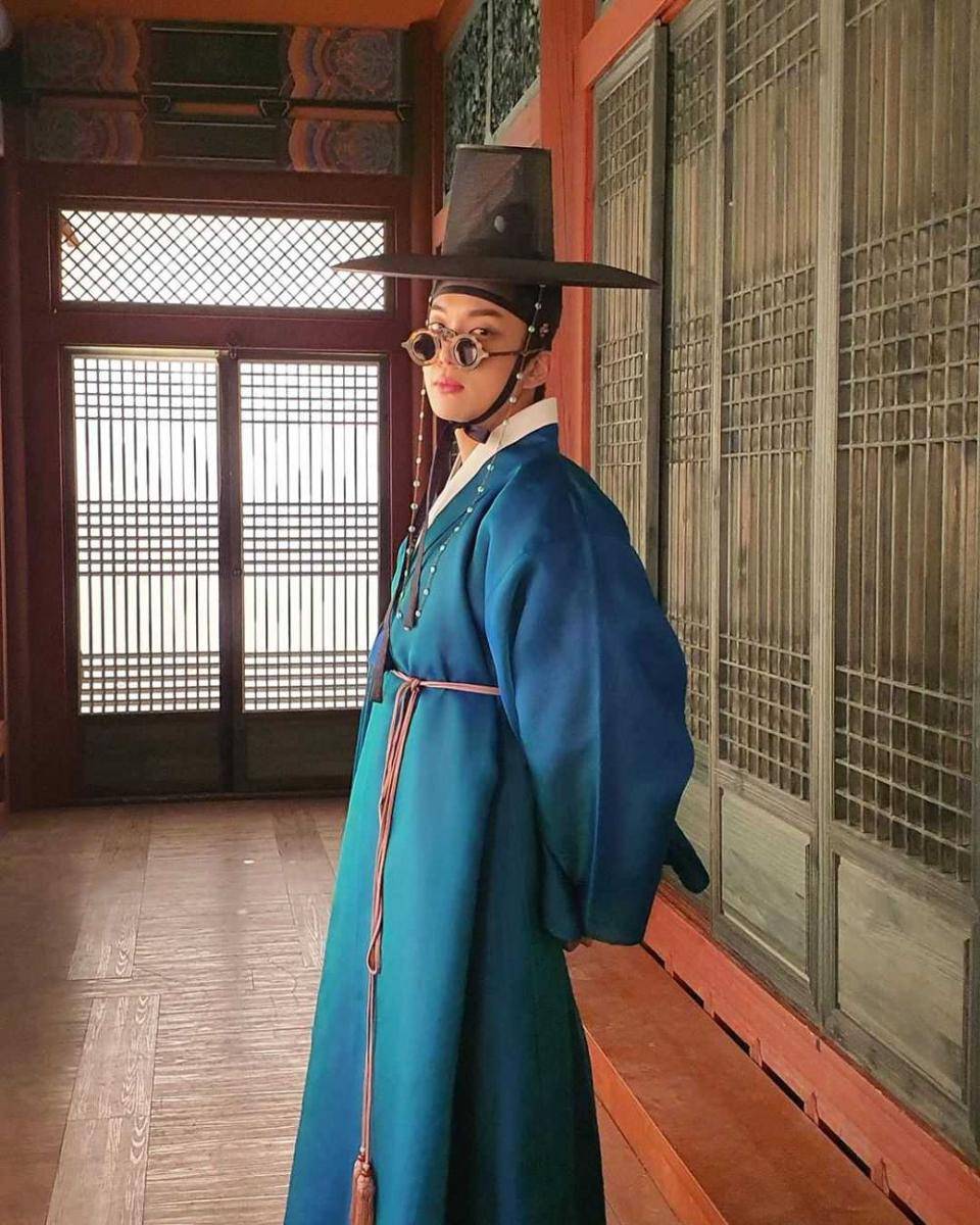 Yoo Young Jae (instagram.com/yjaybaby)