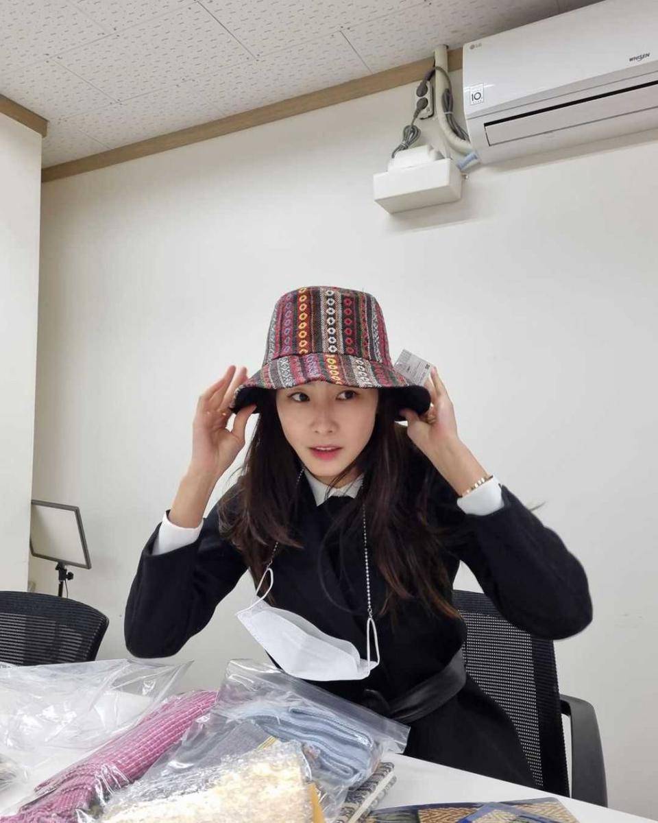 Hong Soo Hyun (instagram.com/soo_hyun_hong)