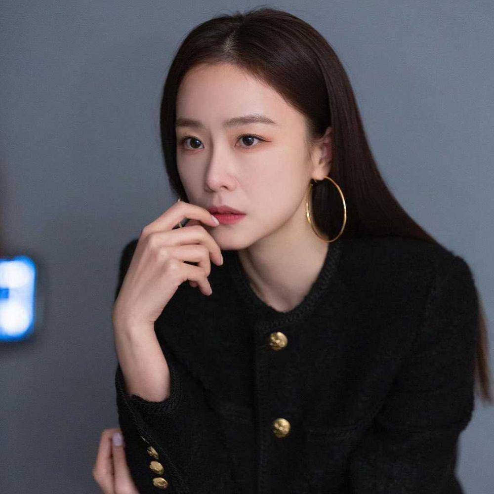 Hong Soo Hyun (instagram.com/soo_hyun_hong)