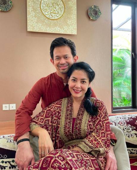 Momen Lulu Tobing dan suami (instagram.com/banimmulia)