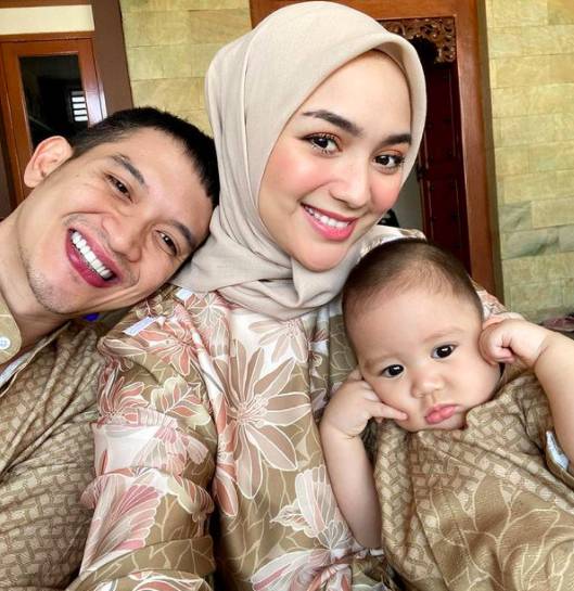 Keharmonisan Rezky Adhitya dan istri (instagram.com/thereal_rezkyadhitya)