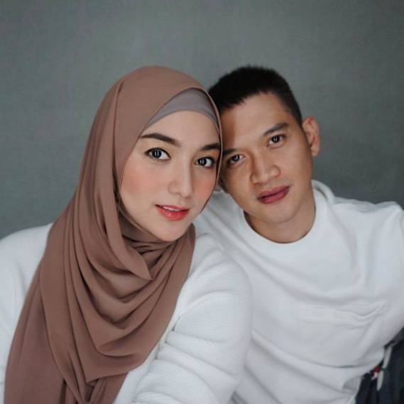Keharmonisan Rezky Adhitya dan istri (instagram.com/thereal_rezkyadhitya)
