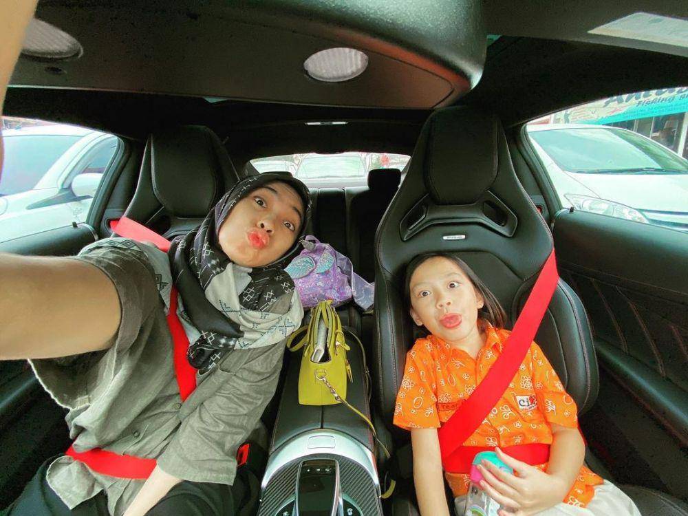 Dian Ayu Lestari dan buah hati (instagram.com/dianayulestari)