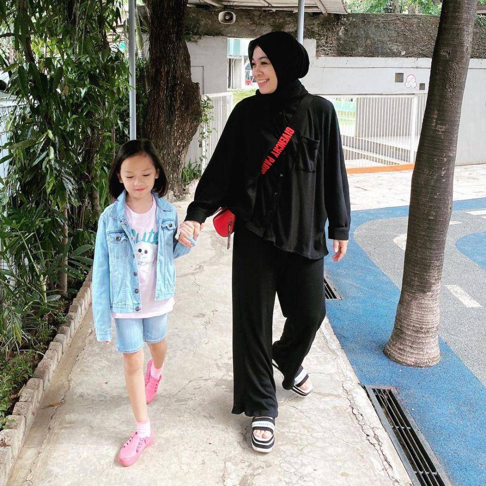 Dian Ayu Lestari dan buah hati (instagram.com/dianayulestari)
