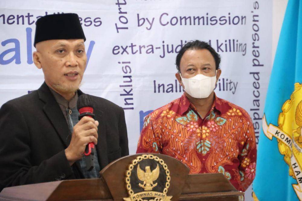 Wakil Ketua KPK 2007-2011 Mochammad Jasin dan Komisioner Komnas HAM Choirul Anam. (dok. Humas Komnas HAM)