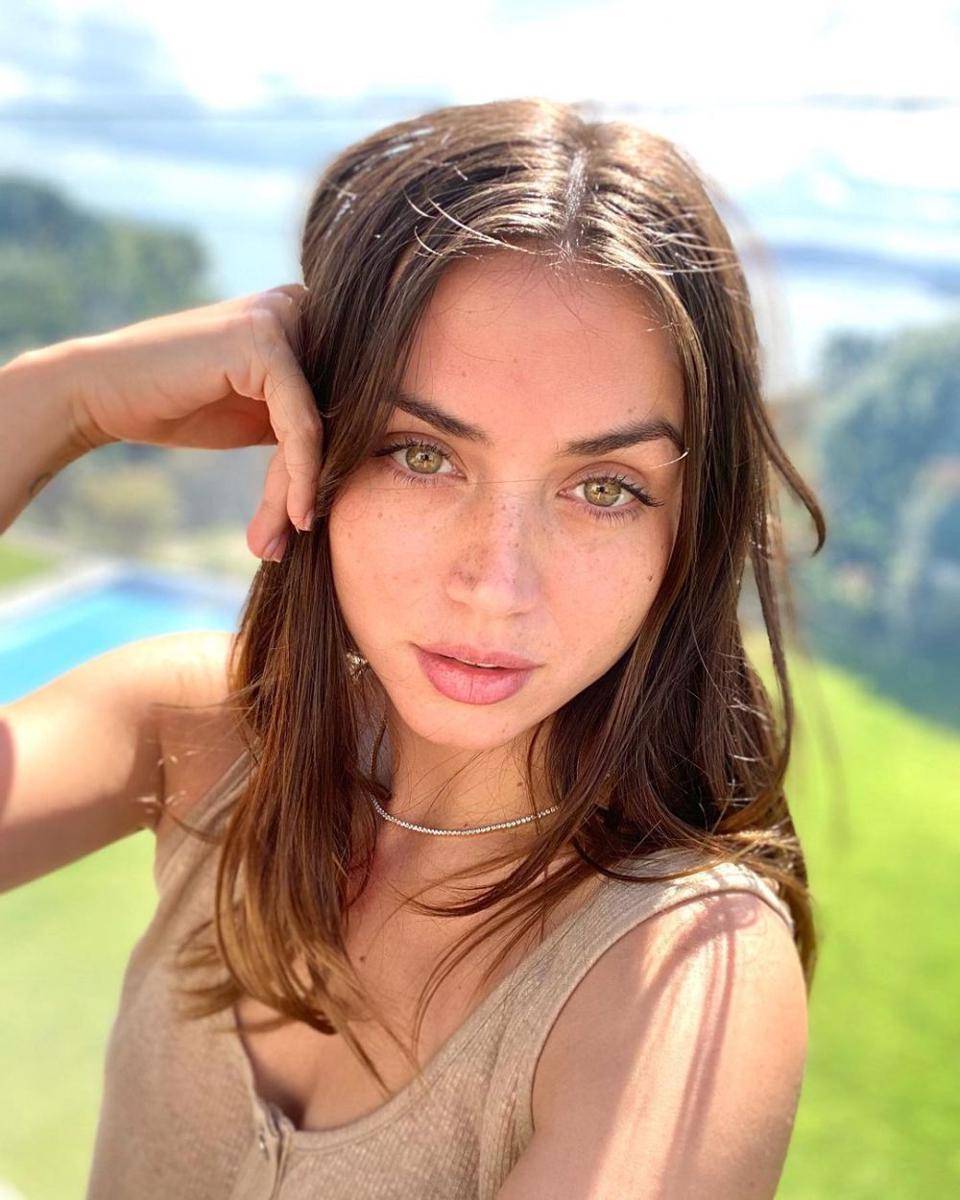 Ana de Armas (instagram.com/ana_d_armas)