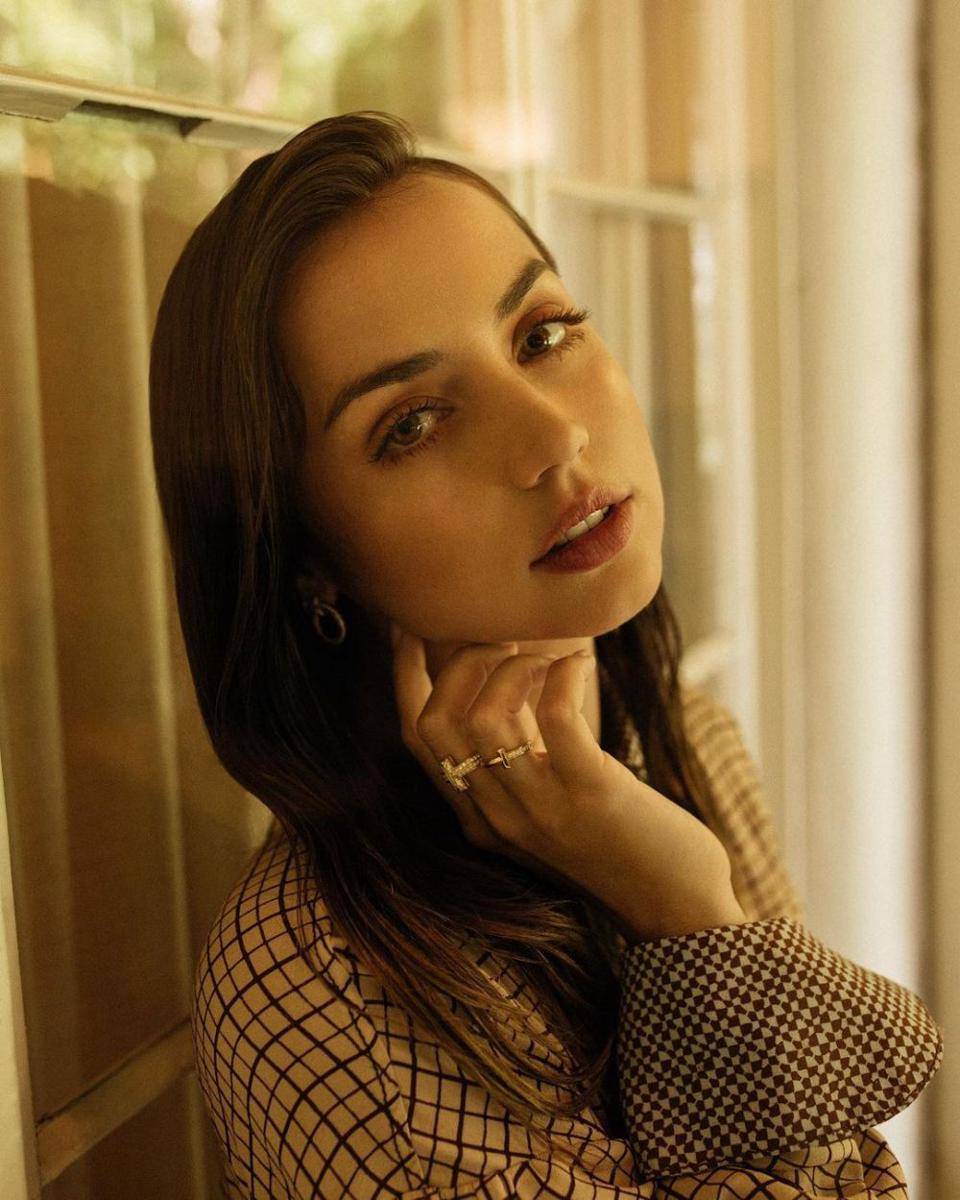 Ana de Armas (instagram.com/ana_d_armas)