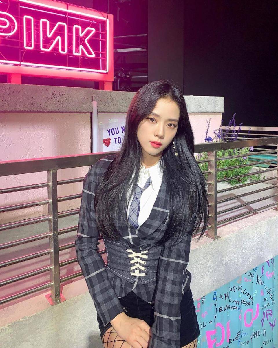 Jisoo BLACKPINK (instagram.com/sooyaaa__)