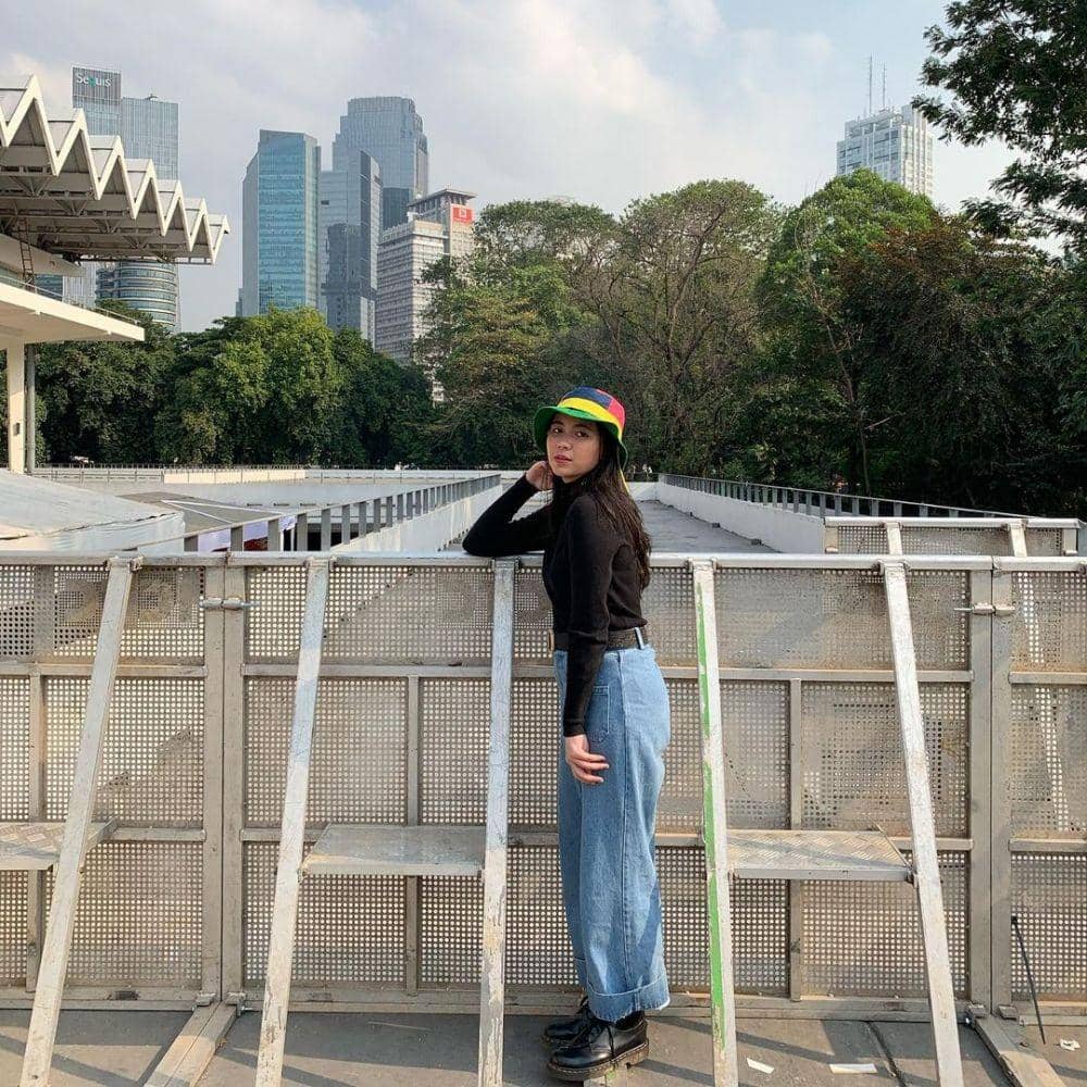 ashilla zahrantiara (instagram.com/ashzahrantiara)