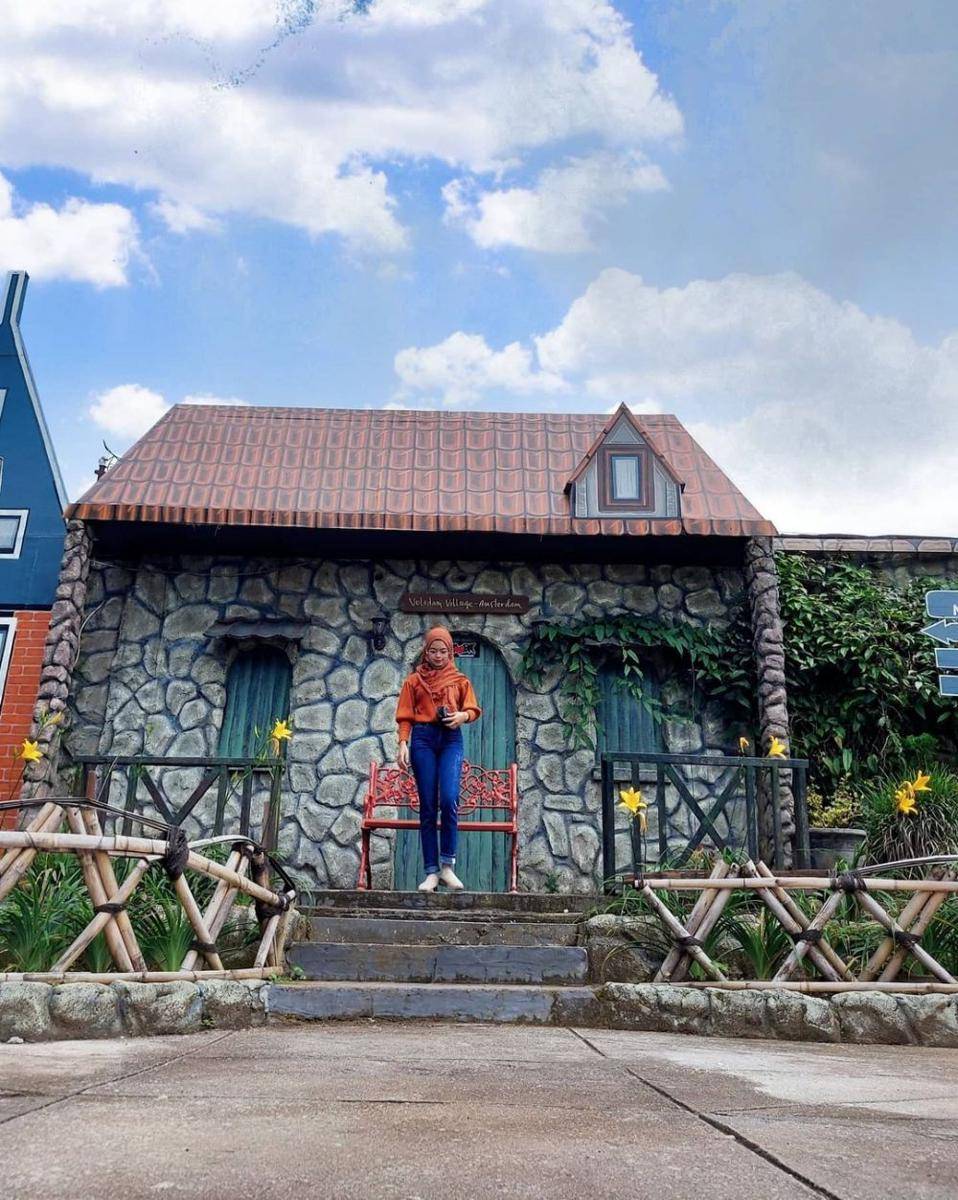 Taman Wisata Balekambang (instagram.com/vi_octaa09)
