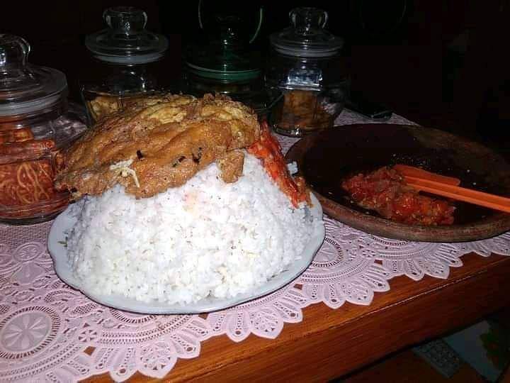 makanan porsi mukbang (instagram.com/istana_receh)
