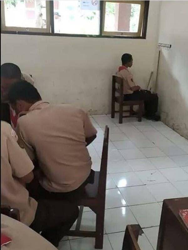 tingkah orang seperti sedang kesurupan (twitter.com/KocakTxt)