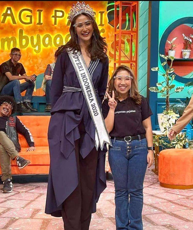Kiky Saputri (instagram.com/seputarpageant)