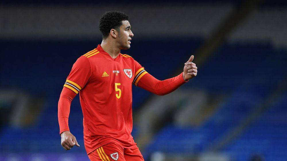 potret Ben Cabango bersama Timnas Wales(swanseacity.com)