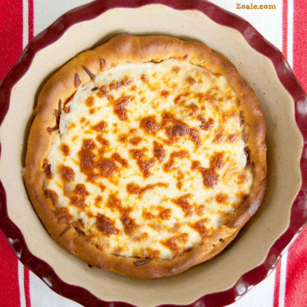 cheese deep dish pizza (zoale.com)