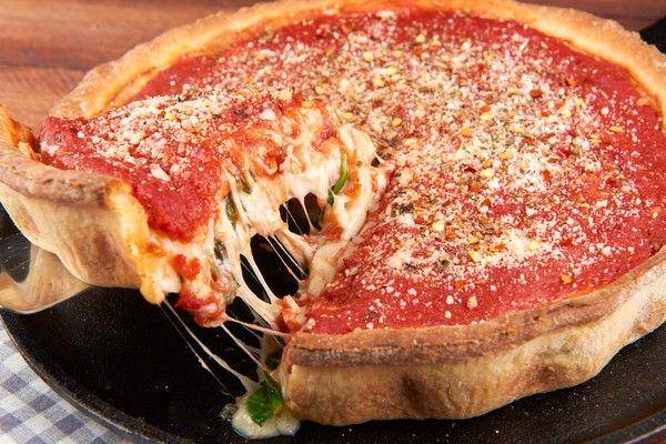 vegetable deep dish pizza (homechef.com/Chef Nigel Palmer)