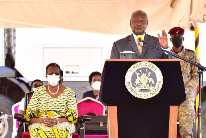 Presiden Uganda, Yoweri Museveni pada 10 Juni 2021 menyampaikan bahwa tingkat kemiskinan telah berkurang di beberapa wilayah. (Twitter.com/Yoweri K Museveni)