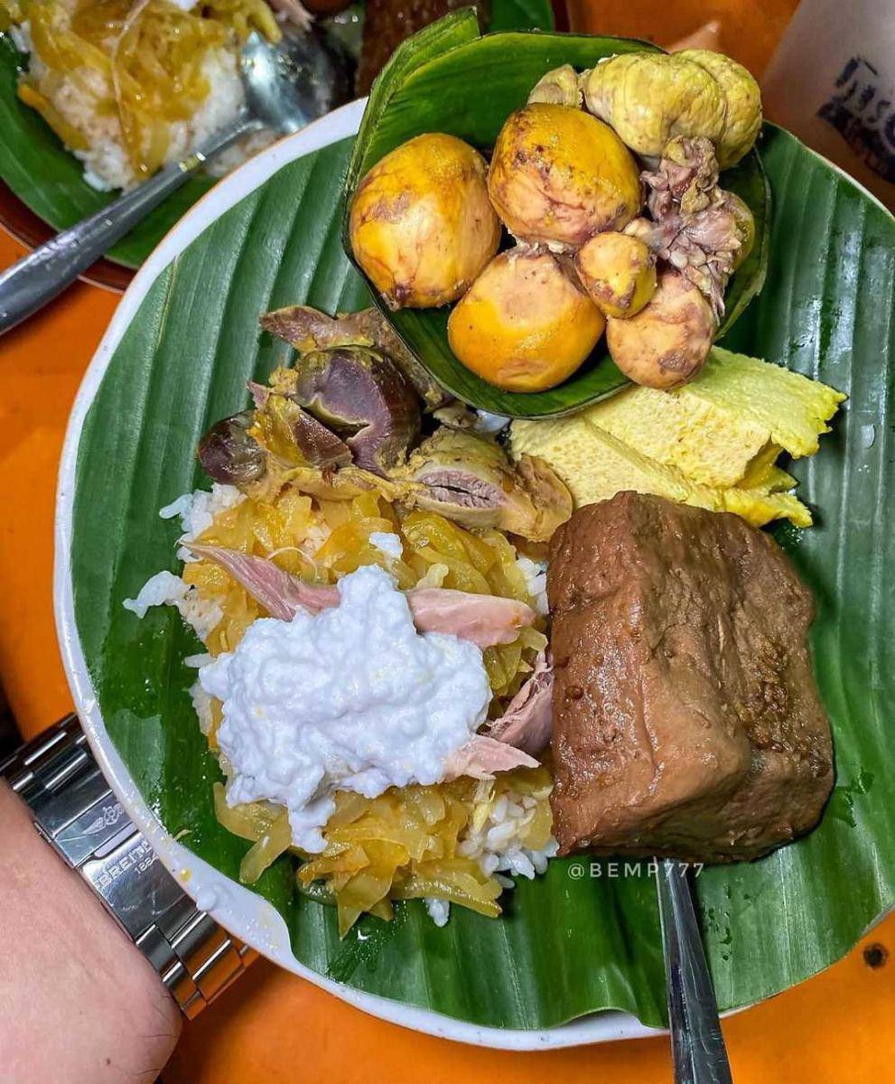 nasi liwet yu sani (instagram.com/bemp777)