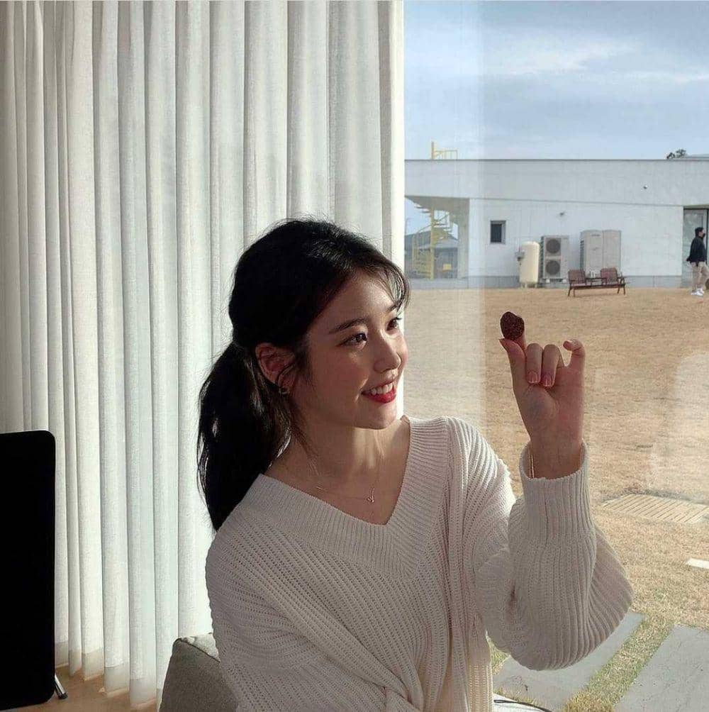 IU (instagram.com/dlwlrma)
