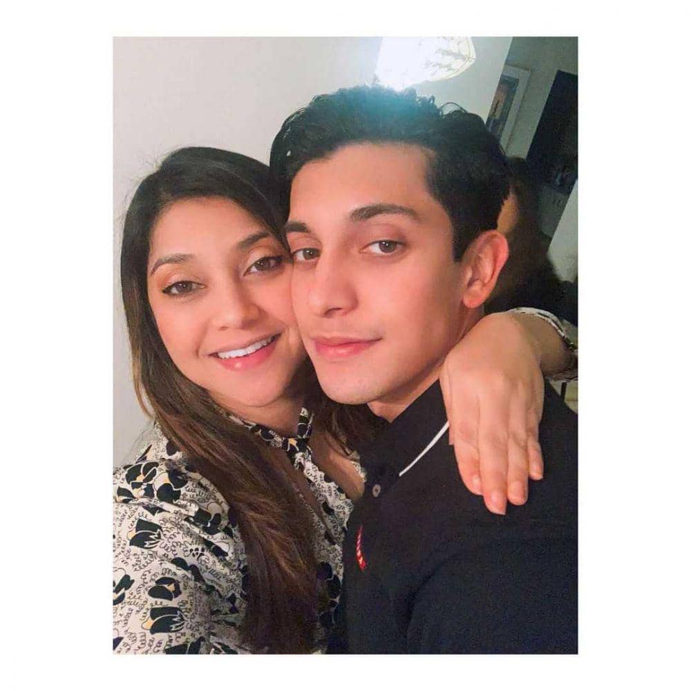 Sarah dan Albany (instagram.com/sazarita)