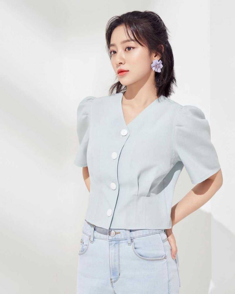 Kang Min Ah (instagram.com/minah320_97)