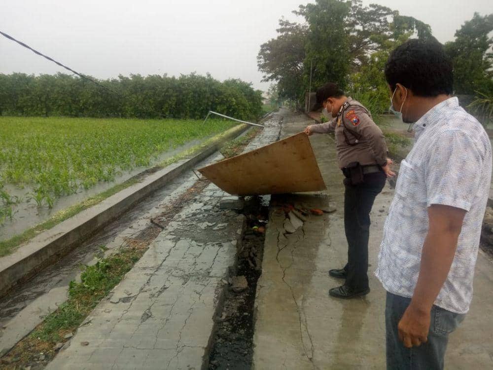 Bermain Saat Hujan, Bocah di Blitar Tewas Tertimpa Tembok Roboh