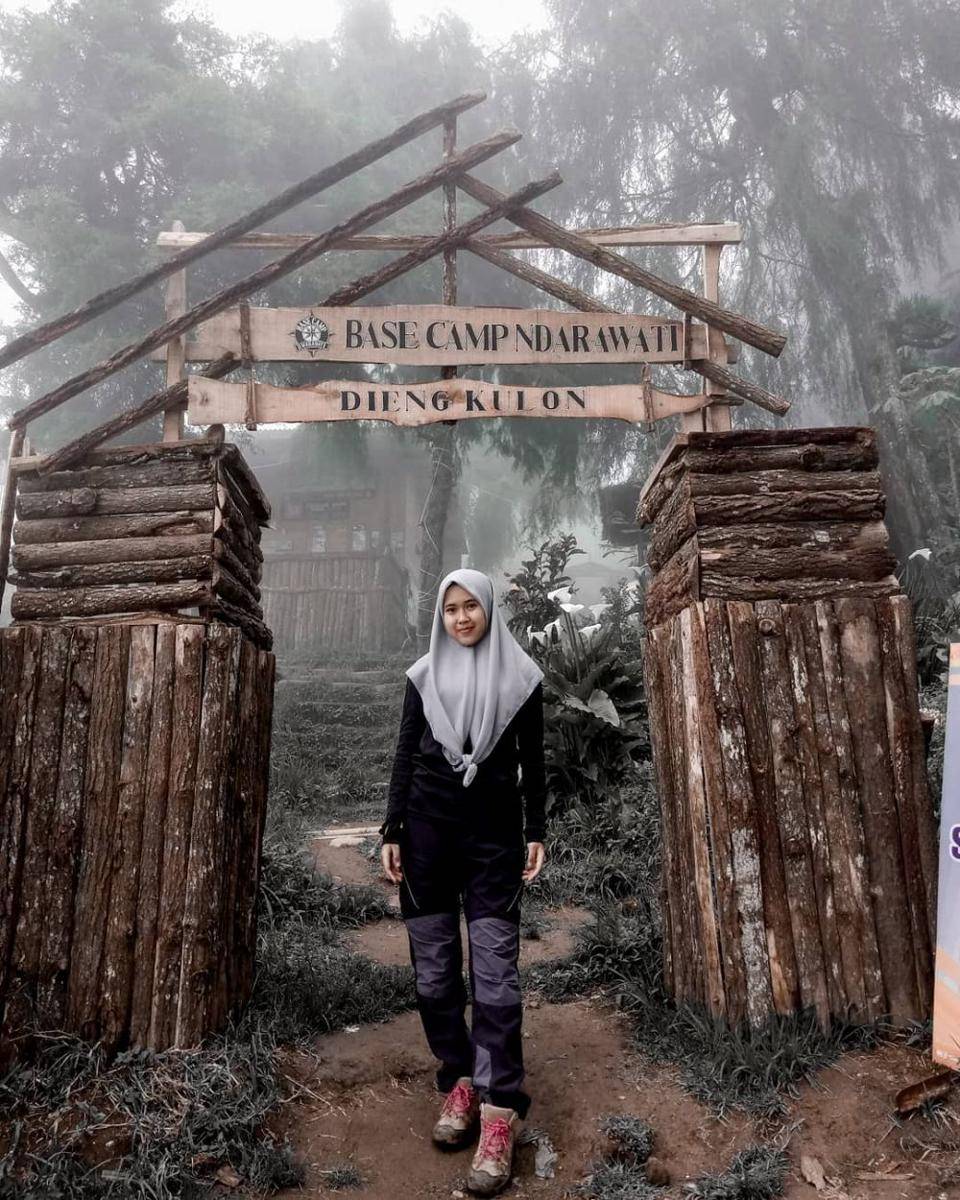 gerbang pendakian Gunung Prau via Dwarawati Dieng Kulon (instagram.com/hkmwdyyy_)