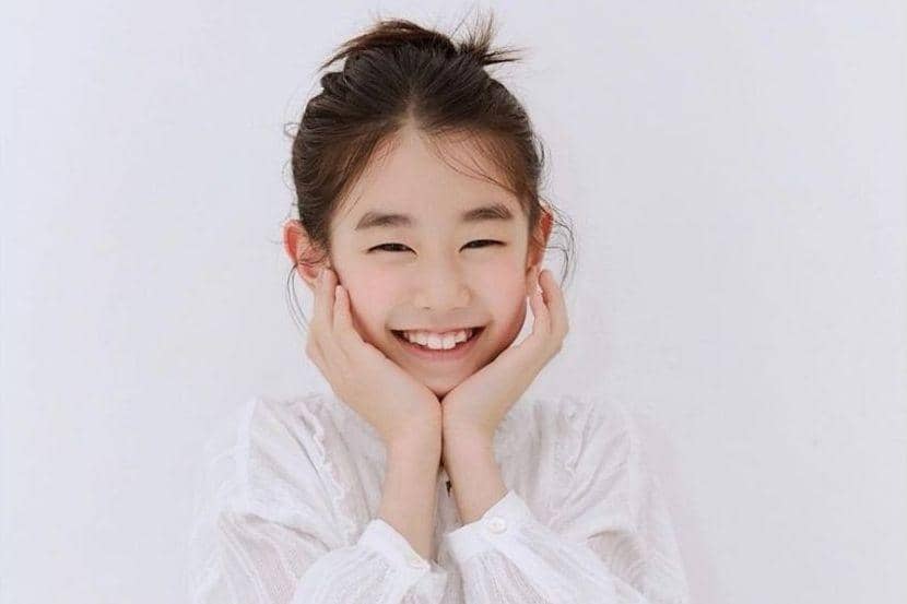 Bikin Gemas, 10 Potret Park So Yi di Foto Profil Terbaru YG Stage