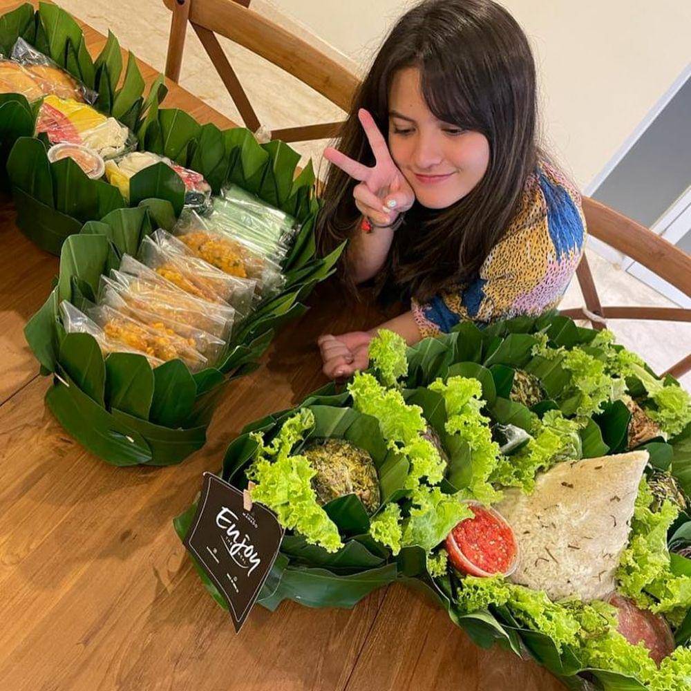 Momen kelulusan Marsha Aruan. (instagram.com/bundalisa)