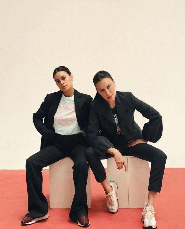Pemotretan Eva Celia dan Sophia Latjuba (instagram.com/sophia_latjuba88)