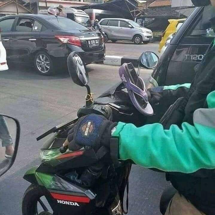 momen di tempat umum kocak (instagram.com/wkwkland_real)