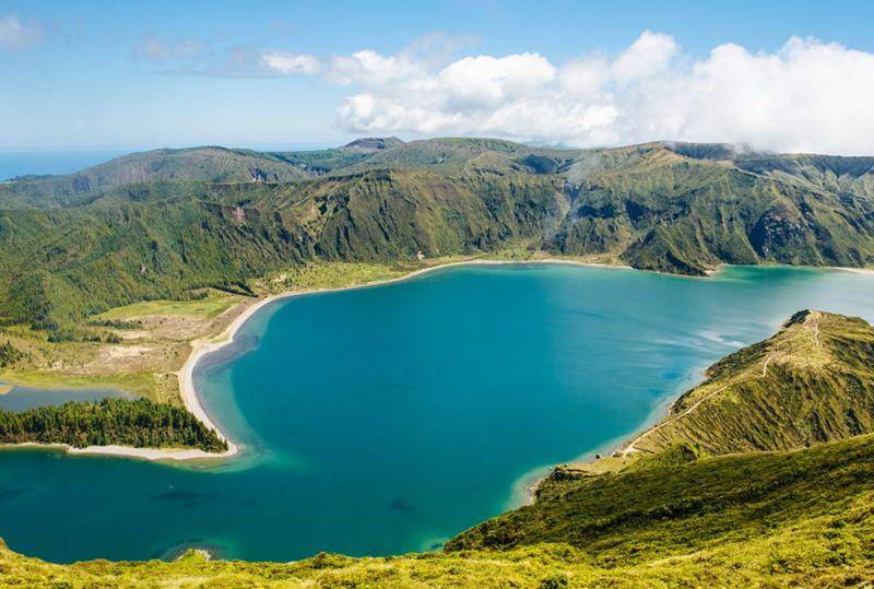 Lagoa do Fogo (outdoorvisit.com)