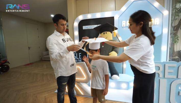 Rafathar lulus TK (Youtube.com/Rans Entertainment)